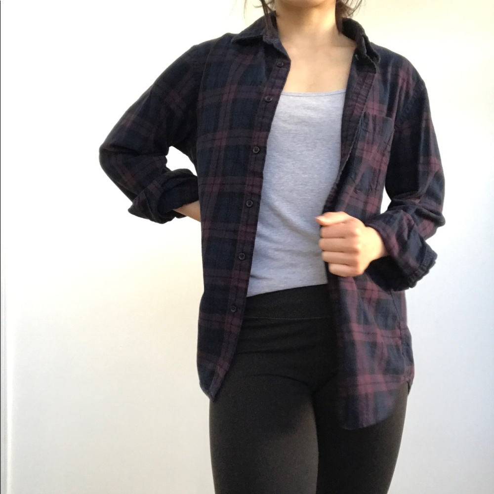 UNIQLO Navy and Dark Purple Men's Flannel - Picture 2 of 5